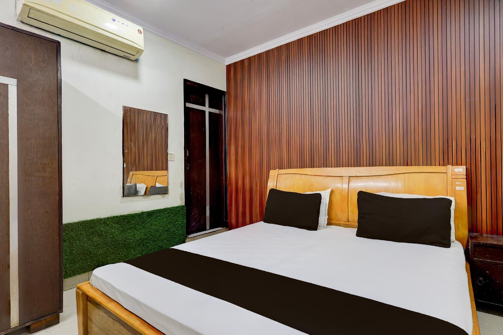 โฮเทล เจ'จอย เดอลักซ์ คาโรล บากห์ (Hotel J'Joy Deluxe Karol Bagh)4