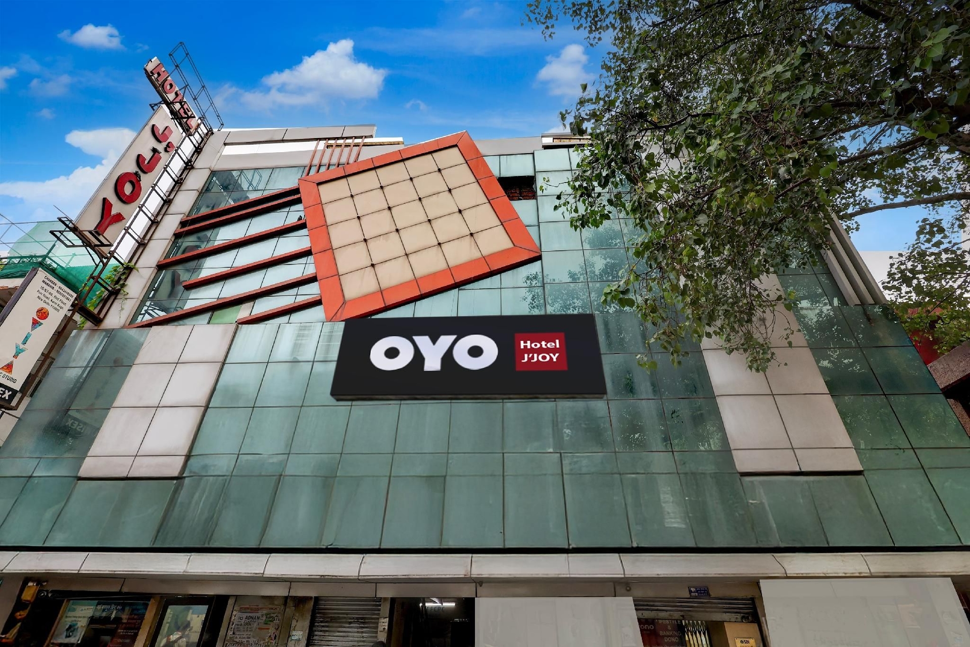 โฮเทล เจ'จอย เดอลักซ์ คาโรล บากห์ (Hotel J'Joy Deluxe Karol Bagh)0