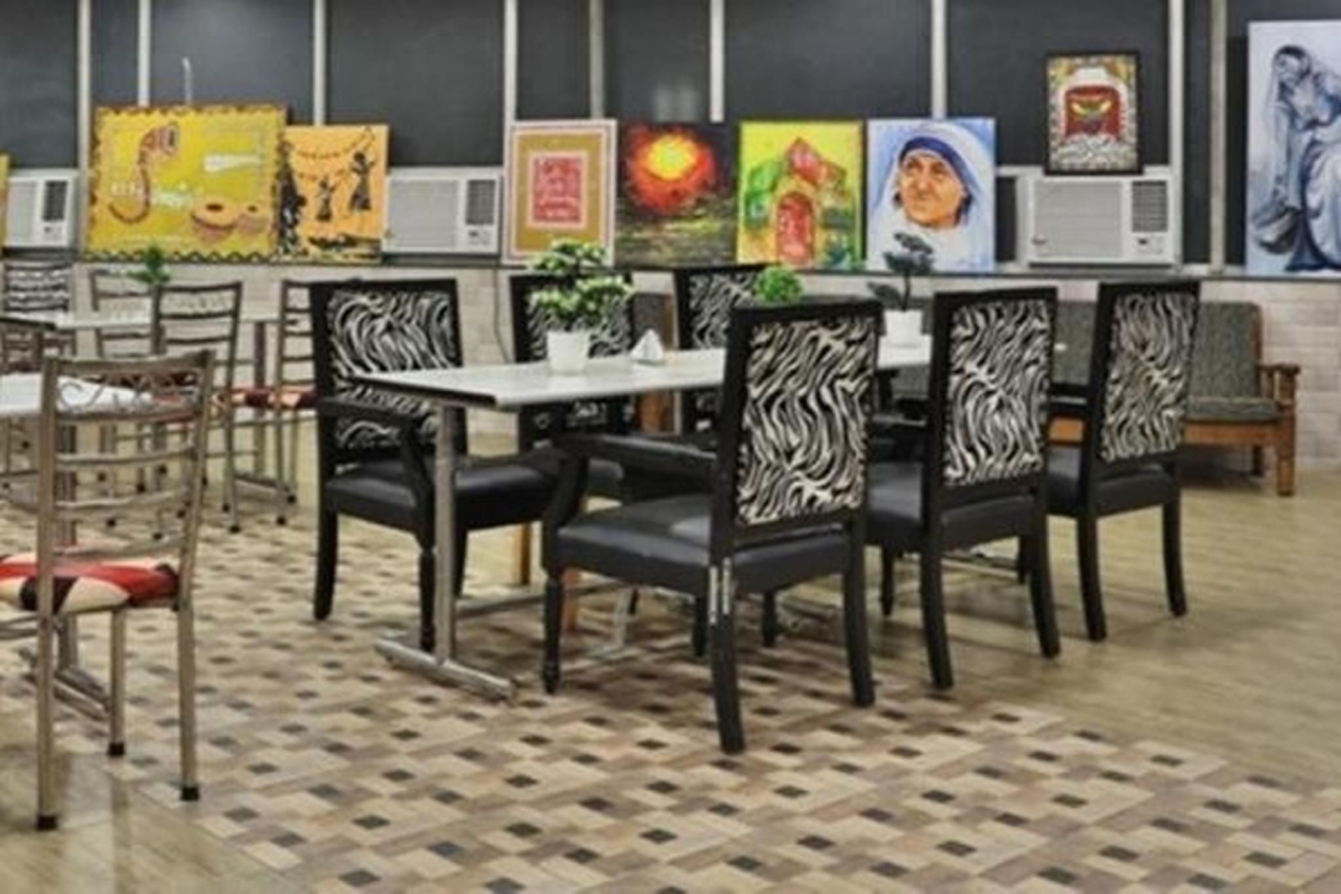 โฮเทล อัสโก อินเตอร์เนชันแนล (Hotel Asko International)1