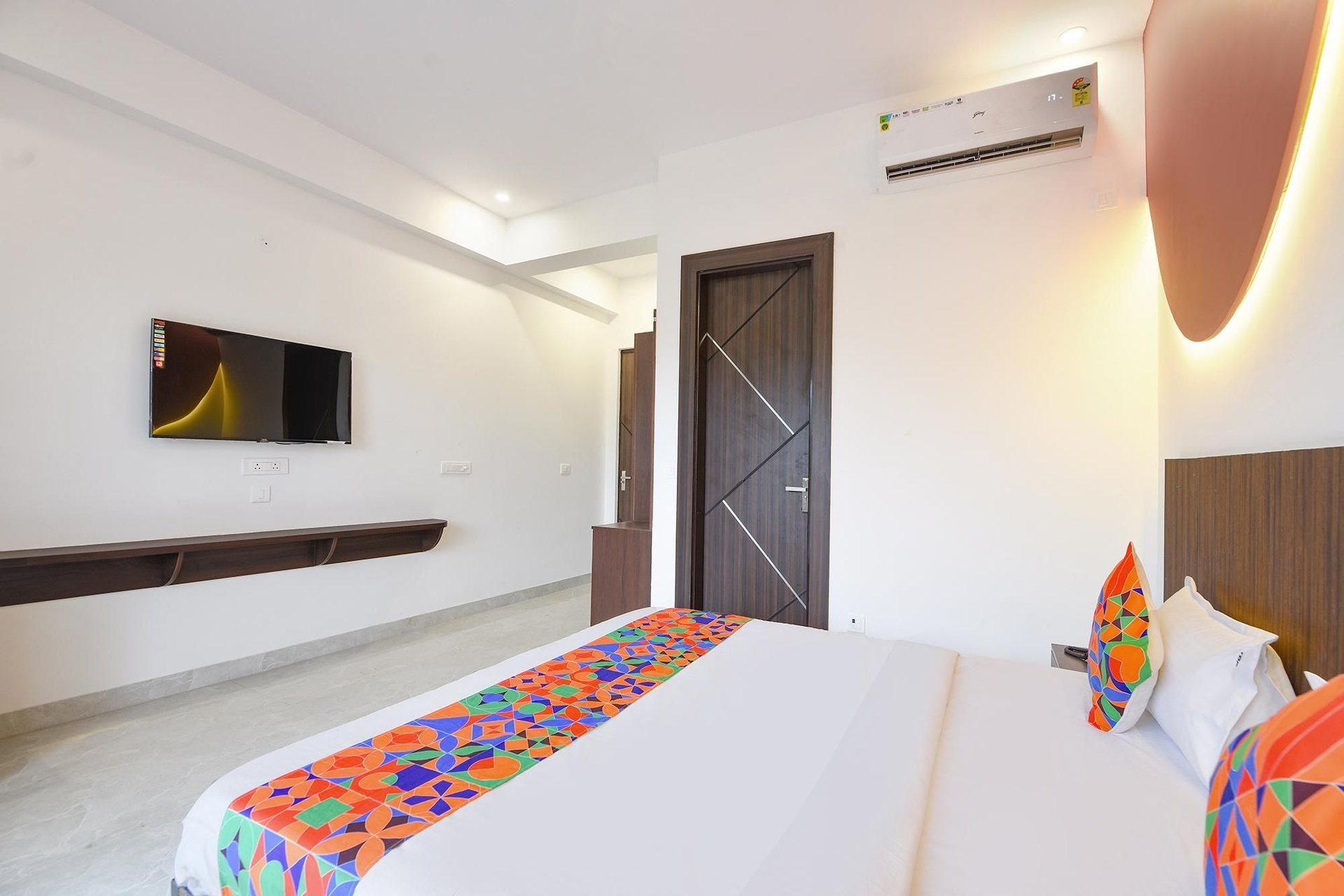 FabHotel Black Pepper3