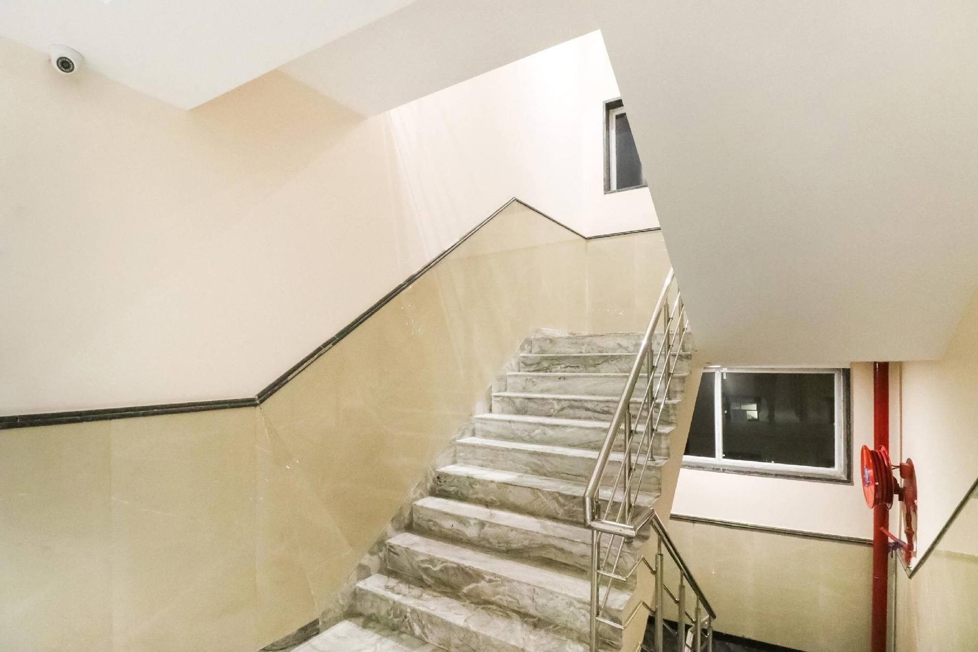 โรงแรมโอแลกซ์ (Hotel O Lax)4