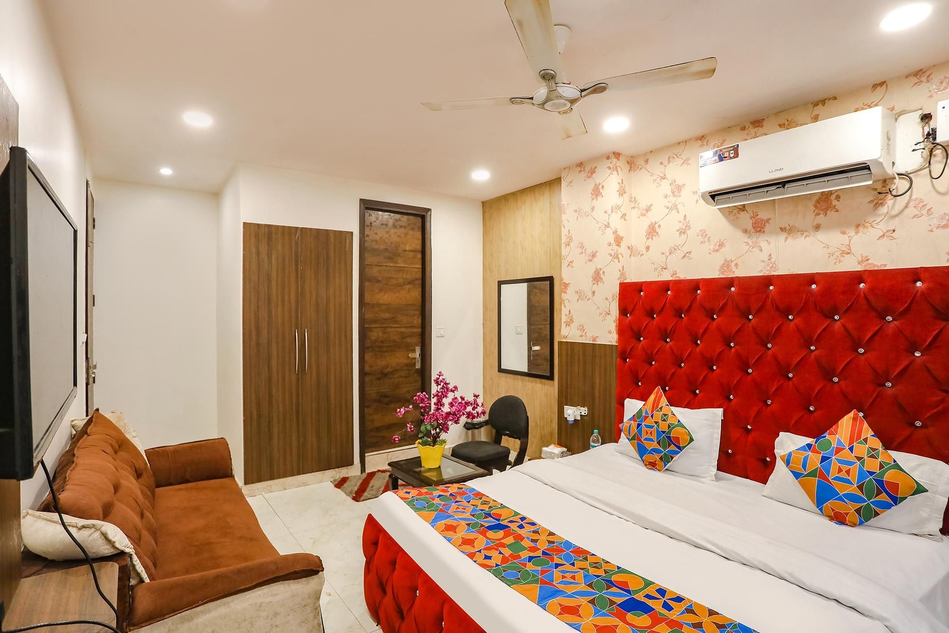 FabHotel Royal Galaxy I3