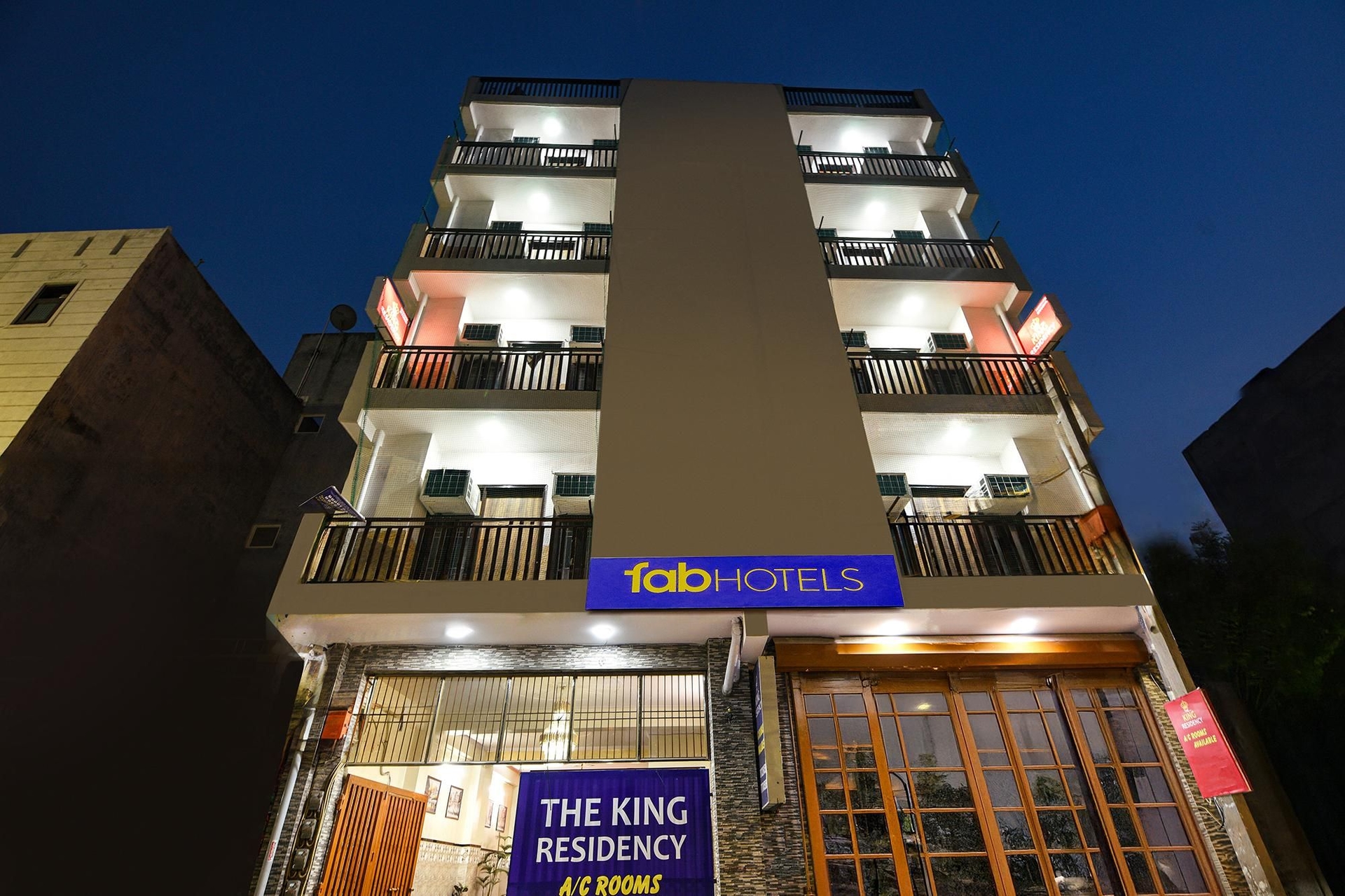 แฟบโฮเทล เดอะคิง เรสซิเดนซี ทวารกา เซกเตอร์ 23 (FabHotel The King Residency, Dwarka Sector 23)0
