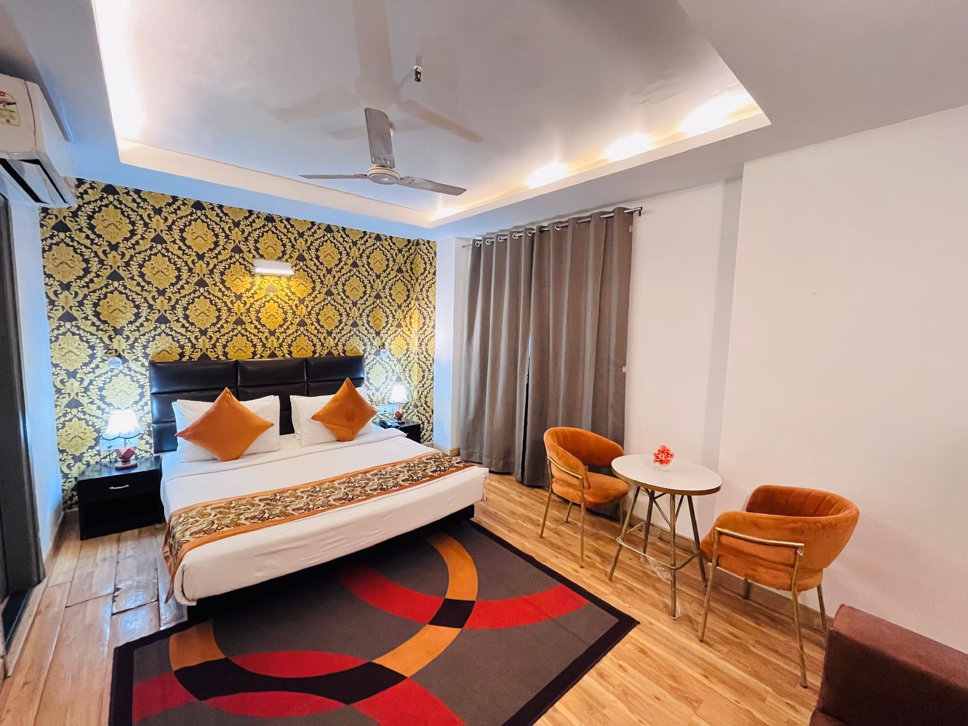 โรงแรม แอท เรสซิเดนซี่ (Hotel At Residency)2
