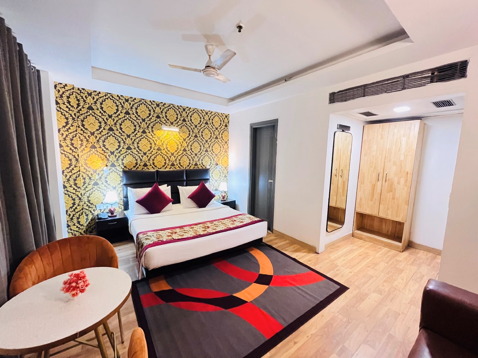 โรงแรม แอท เรสซิเดนซี่ (Hotel At Residency)3