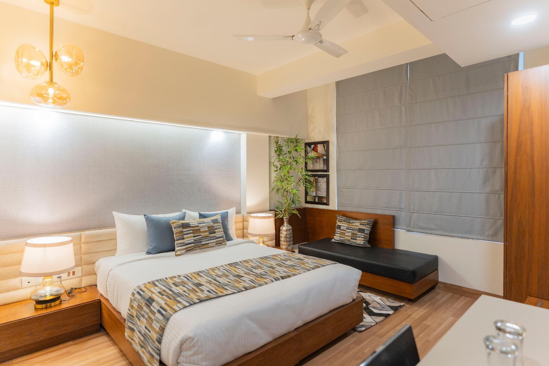 อูจา เรสซิเดนซี เซจ (Ahuja Residency Sage)2