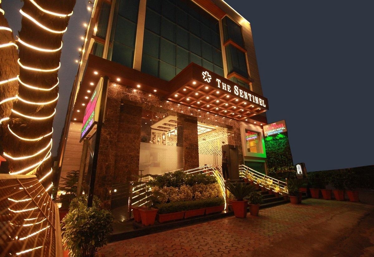 โรงแรมเซนติเนล (The Sentinel Hotel)0