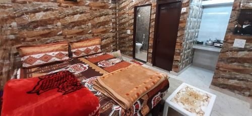 ห้องแฟลตหรูในย่านชาวต่างชาติ ลัจปัต นาการ์ พร้อมครัวอุปกรณ์ครบครัน (Luxury flat in foreigner areof lajpat nagar with fully equipped kitch)1