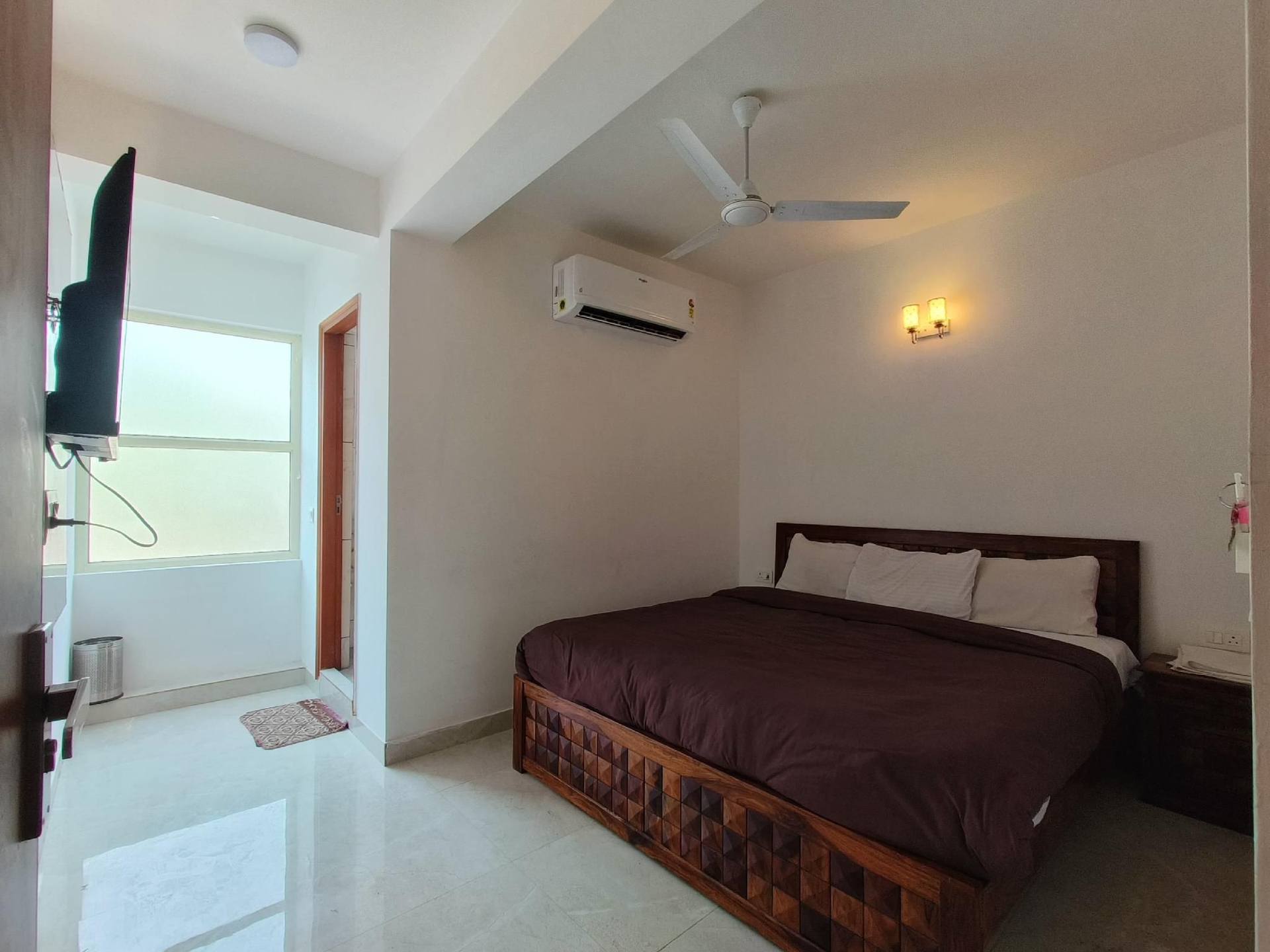 บลู ลากูน อินน์ (BLU LAGOON INN)4