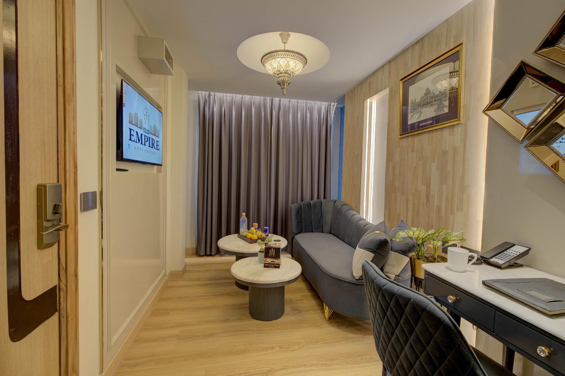 เอ็มไพร์ แพลตินั่ม สวีทส์ (EMPIRE PLATINUM SUITES)1