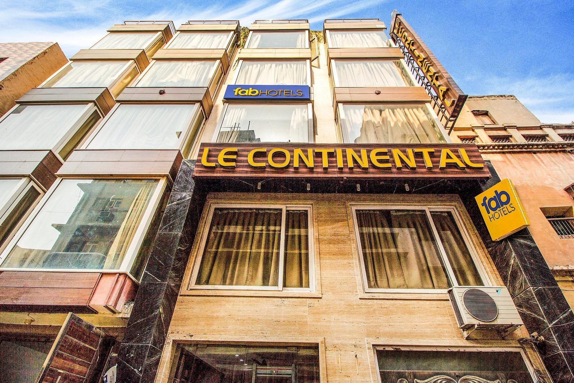 แฟ็บเอ็กซ์เพรส เลอ คอนติเนนตัล (FabExpress Le Continental)0