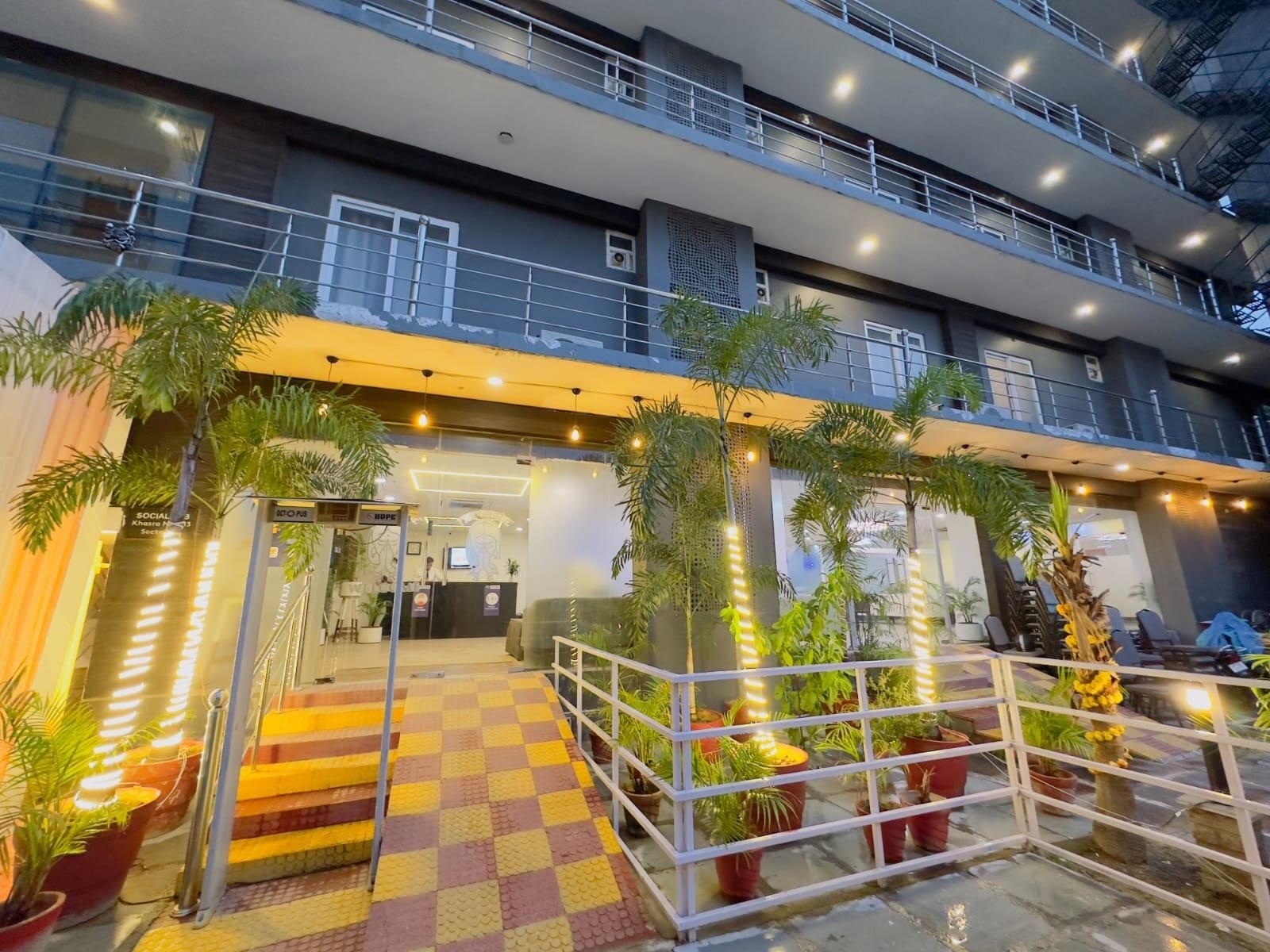 โรงแรม อาร์เค พาเลซ (Hotel Aarkay Palace)0