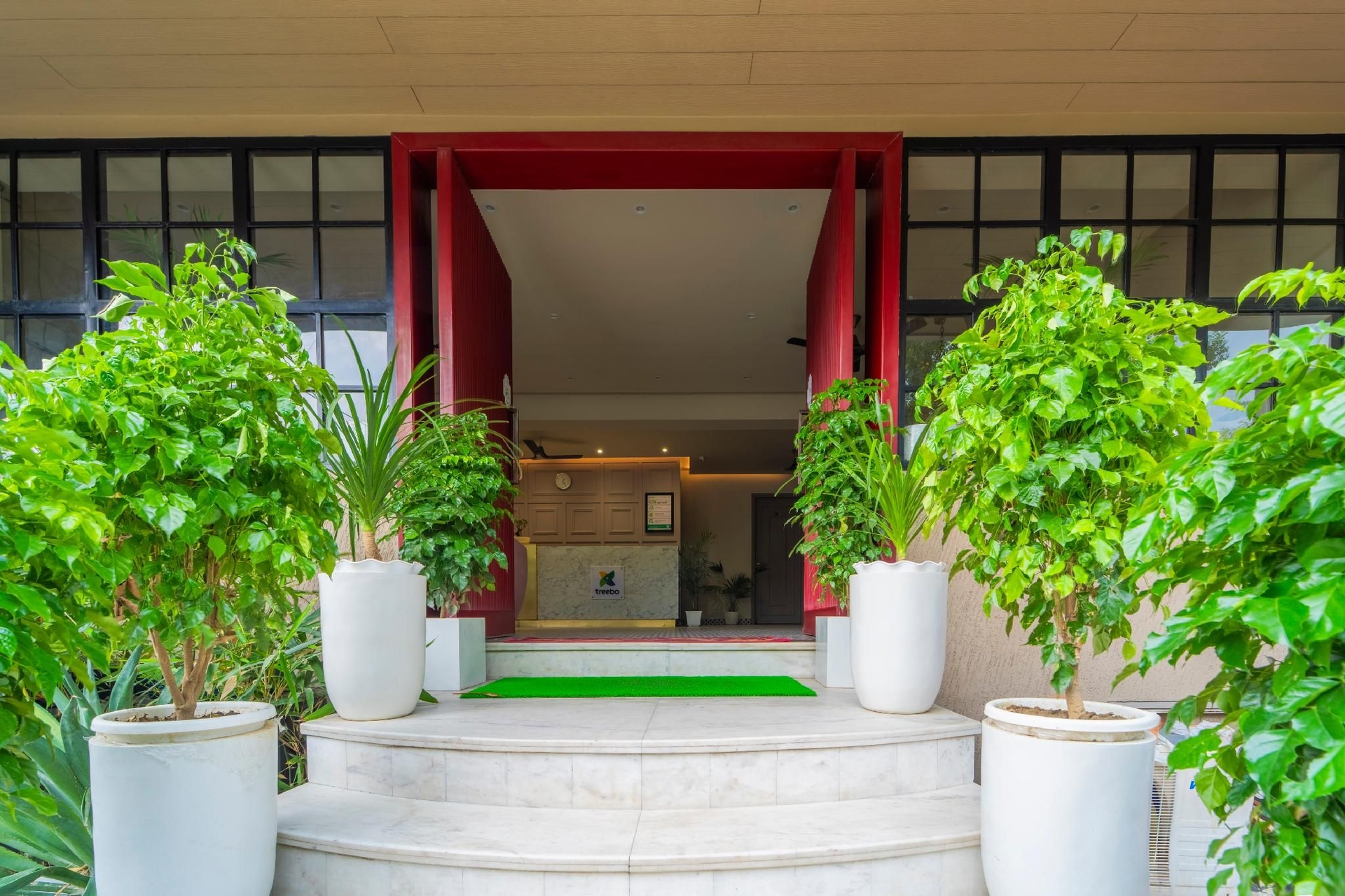 Treebo Raahgir Suites4