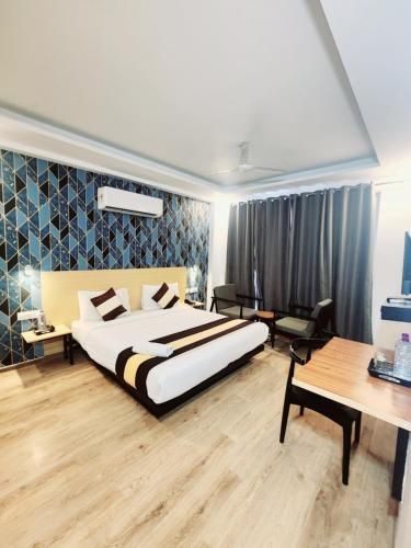 Tipsyy Inn Suites 0030