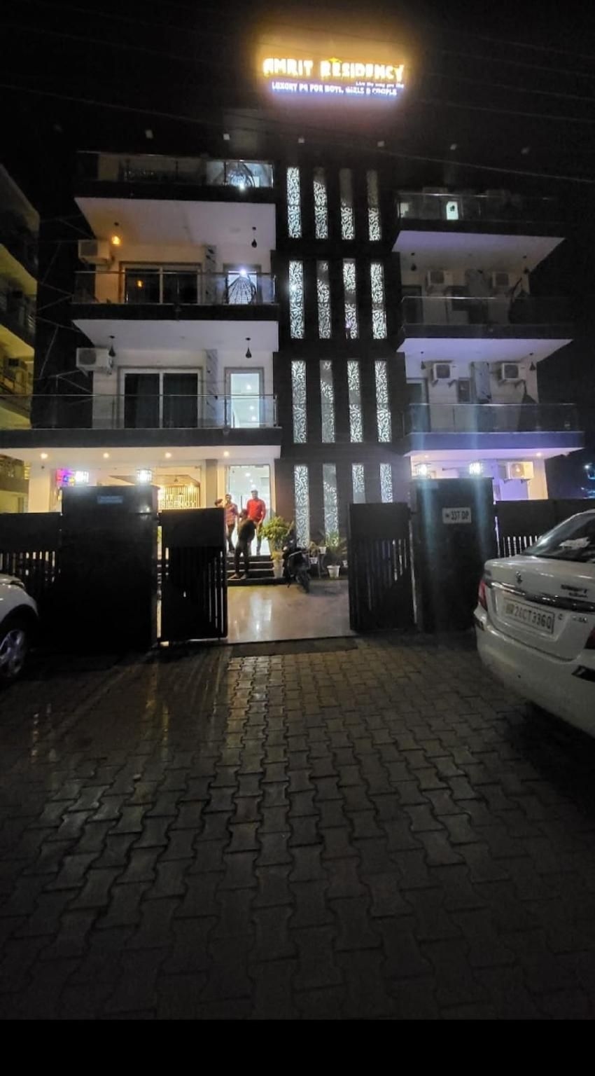 อัมฤทธิ เรสซิเดนซี่ (Amrit Residency)2