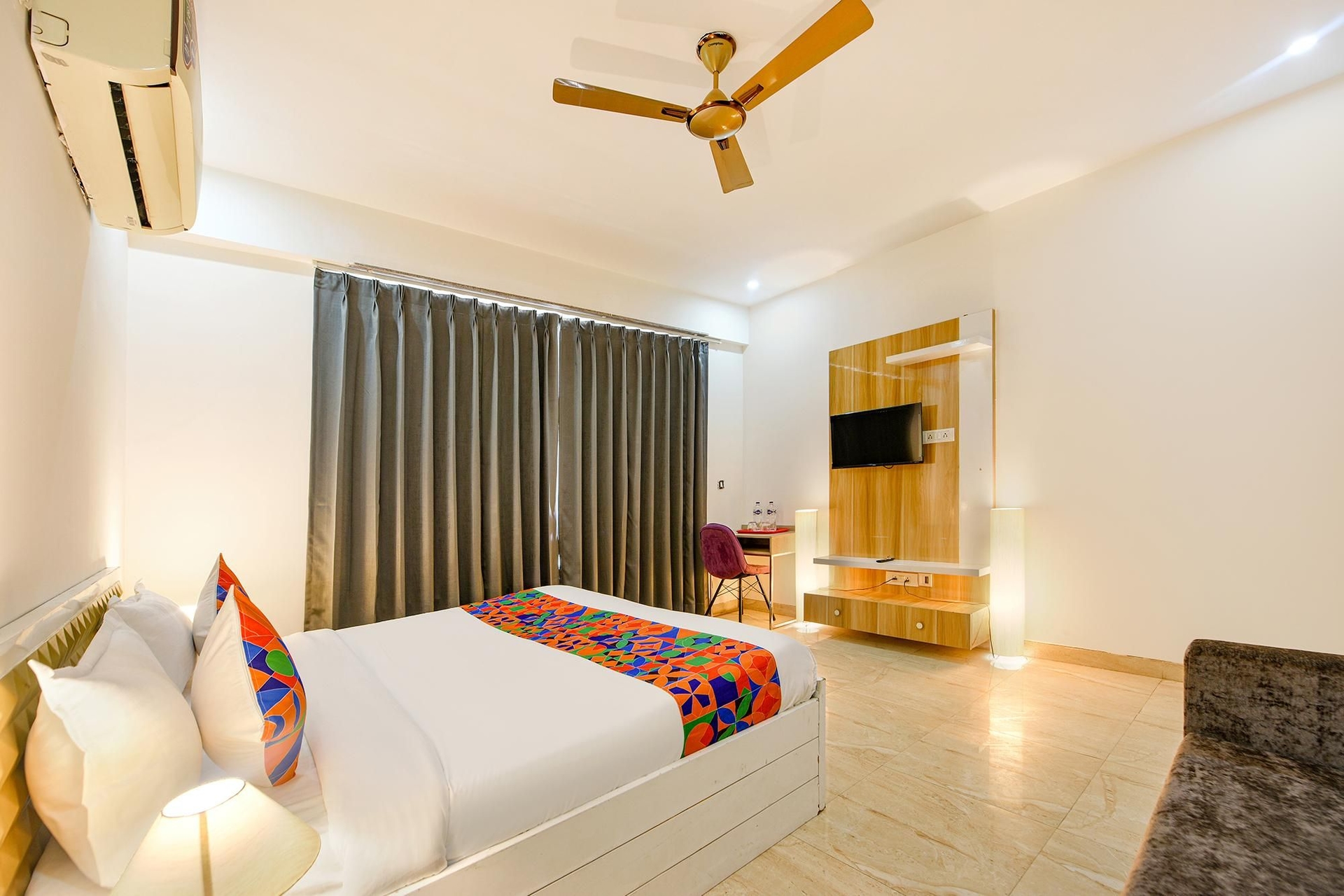 แฟบโฮเทล เออาร์ สวีทส์ (FabHotel AR Suites)2