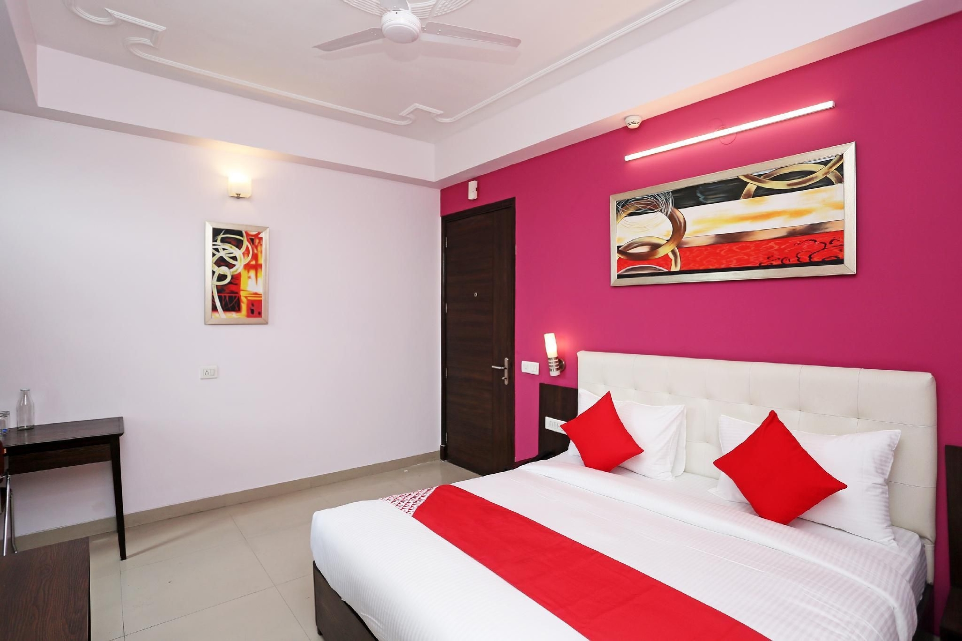 โรงแรมโอ เทโลเน่ สเตย์ (Hotel O Telone Stay)4
