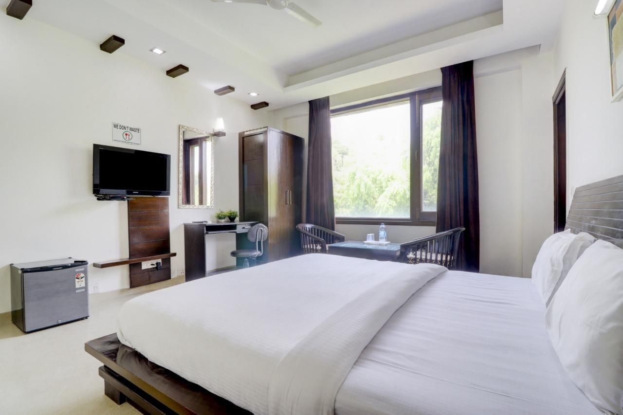 บลูมูน เรสซิเดนซี โรงแรมและร้านอาหาร (Blue Moon Residency Hotel & Restaurant)1