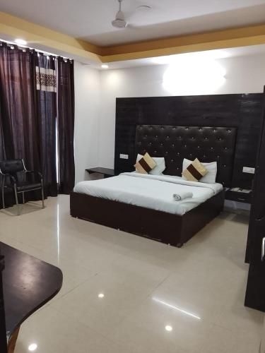 Tipsyy Inn 0144
