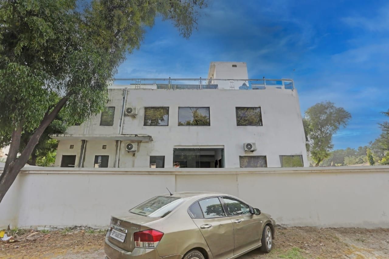 Greater Noida Stay0