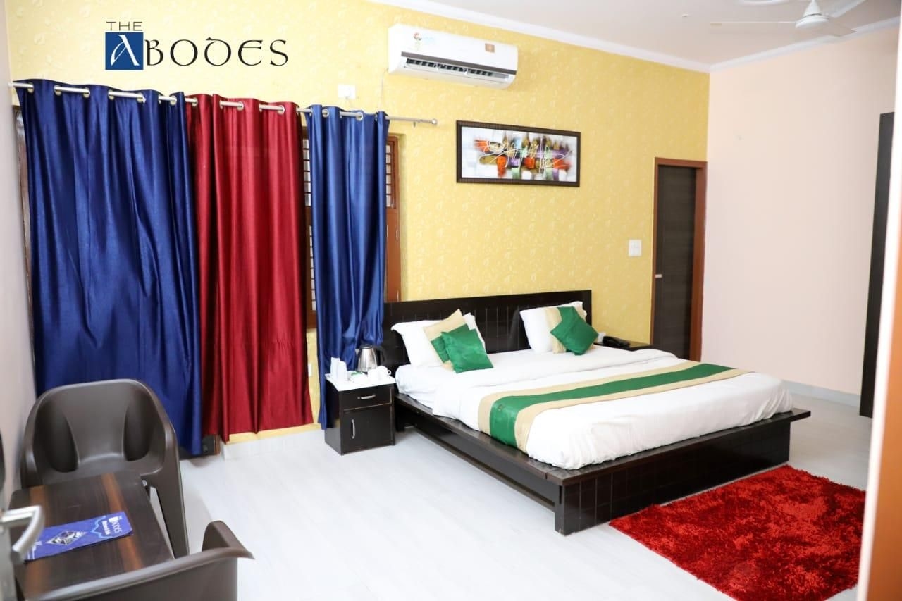 Hotel Abodes House1