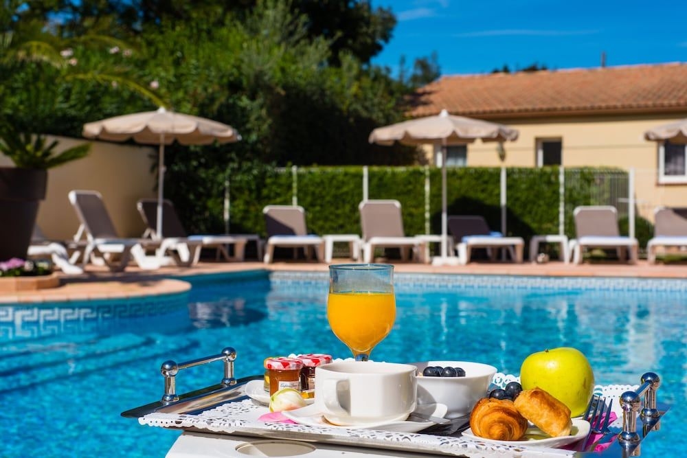Ariane Hotel0
