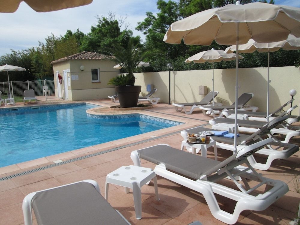 Ariane Hotel1
