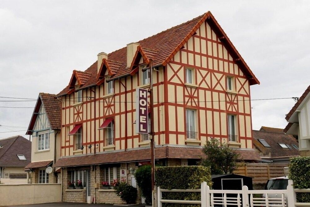 Hotel Le Canada0