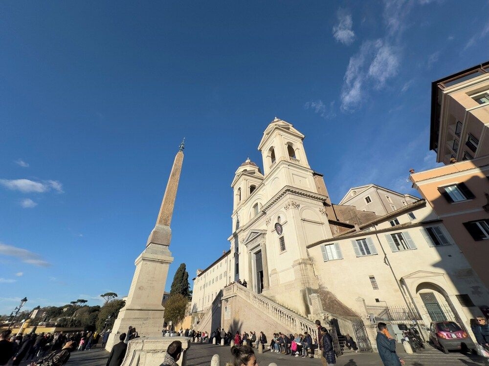 Spanish Steps Apartments1