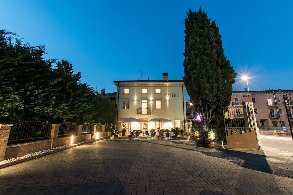Hotel Opera2