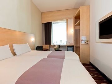 Ibis Sharq0