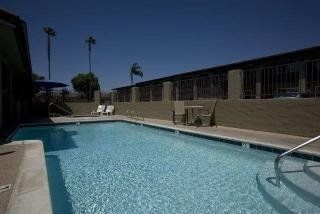 Howard Johnson East San Diego El Cajon1