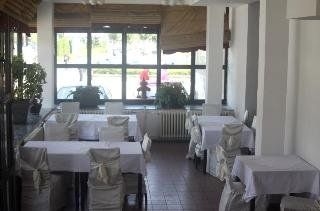 Lirak Hotel3