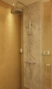 โรงแรมออสโซเทล ลีเจียน (Ossotel Legian Hotel)1