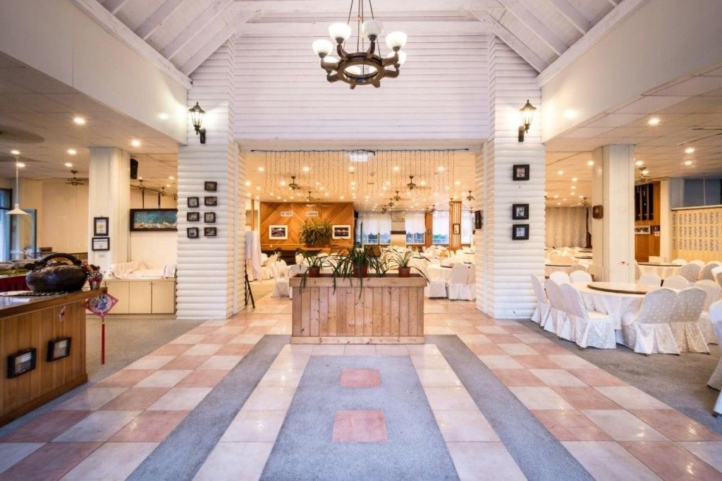 Crystal Resort1