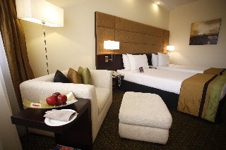 Cinnamon Lake side Hotel4