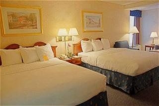 Holiday Inn Georgetown2