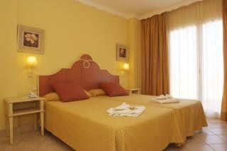 Grupotel Macarella Suites and Spa3