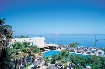 Kamari Beach Hotel0