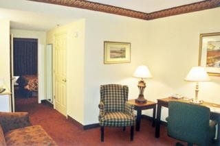 Country Inn & Suite Sanibel Gateway3