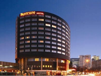 เมอร์เคียว ปารีส ลา เดฟองซ์ (Mercure Paris La Defense)0