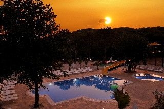 Nicholas Park Hotel0