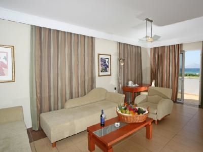 Marmari Palace3
