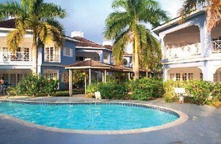Beachcomber Club0