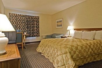 โรงแรมคอมฟอร์ต อินน์ เบลวิลล์ (Comfort Inn Belleville)4