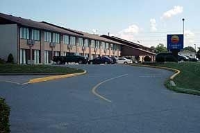 โรงแรมคอมฟอร์ต อินน์ เบลวิลล์ (Comfort Inn Belleville)0