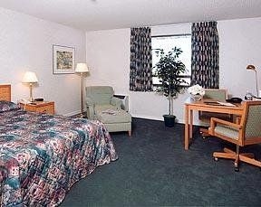 คอมฟอร์ต อินน์ เวสต์ คานาตา (Comfort Inn West-Kanata)1