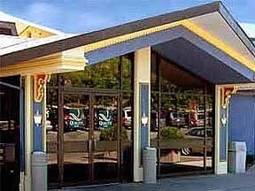 Quality Inn Clifton Hill Niagara Falls3