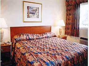 Comfort Inn Downtown Ottawa3