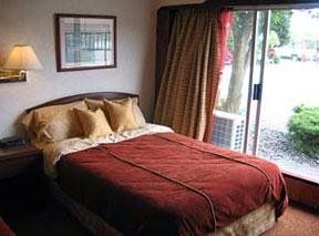 Comfort Inn Vancouver Airport1